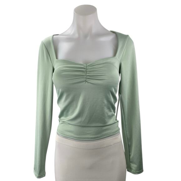NEW Live in the Moment Green Ruched Front Long Sleeve Open Back Crop Top Size S - Picture 1 of 5